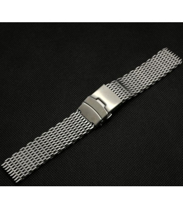 Mesh bracelet with folding clasp