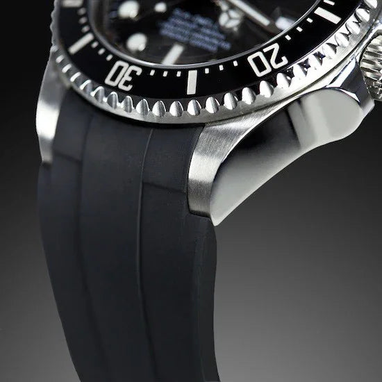 RubberB M107 Black with buckle Strap - detail