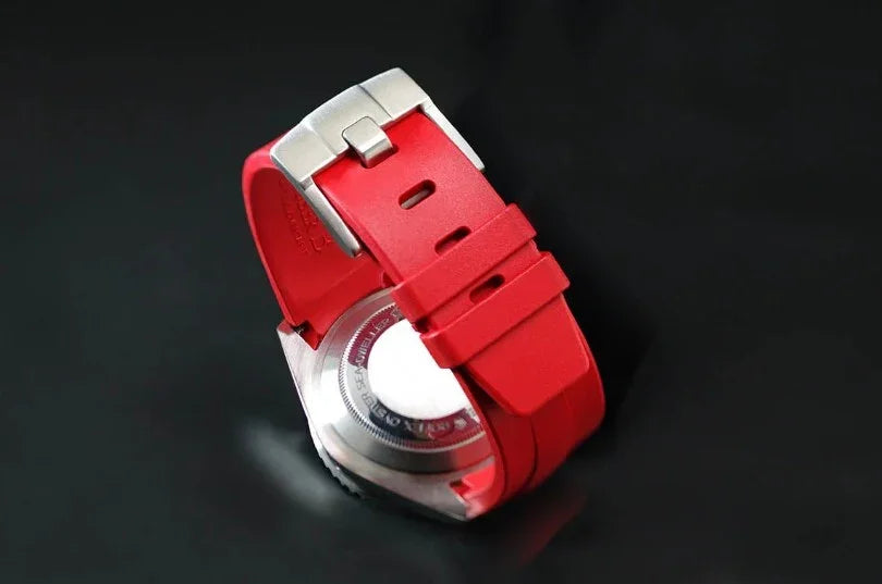 RubberB M113 Red with buckle Strap - detail