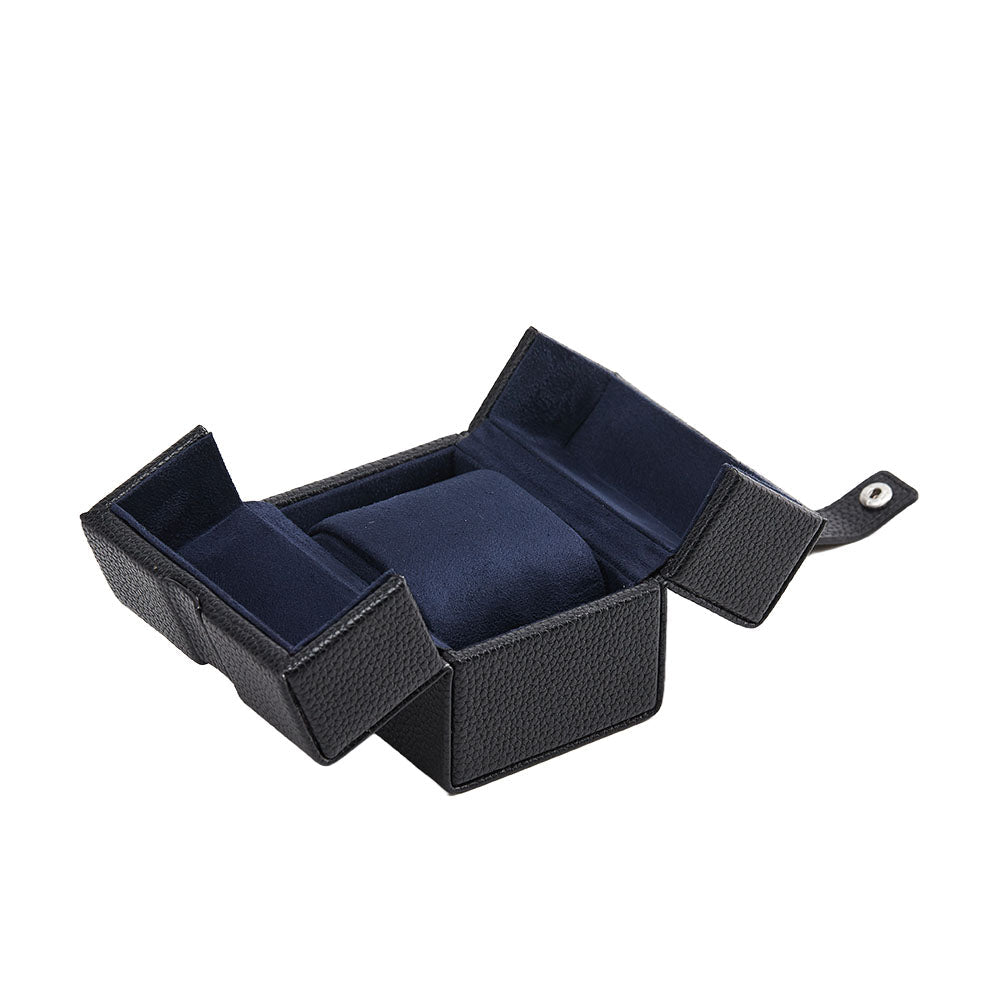 Inside the Oléron case: fine navy microfibre lining