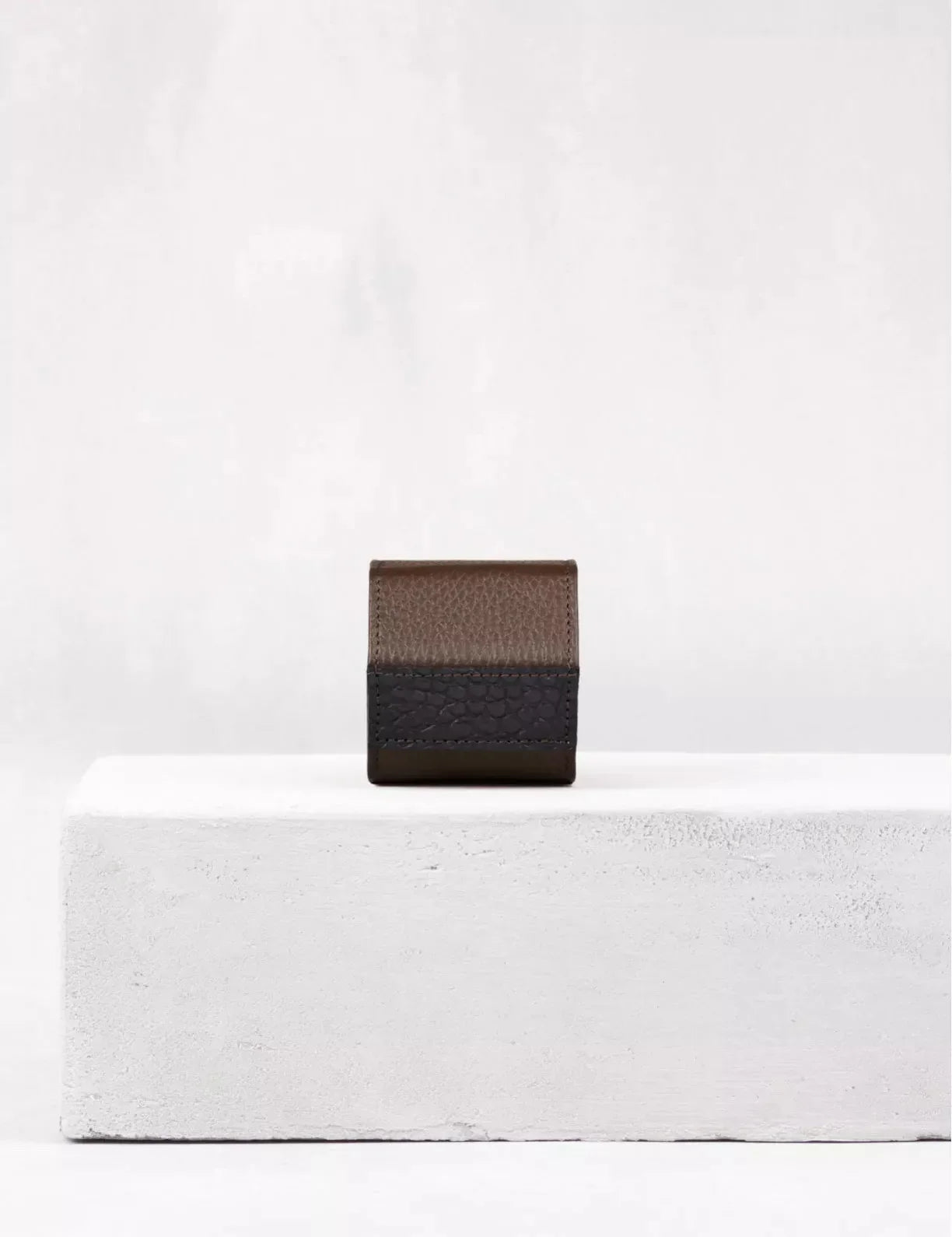 34.33 Single watch case by Camille Fournet - view 13