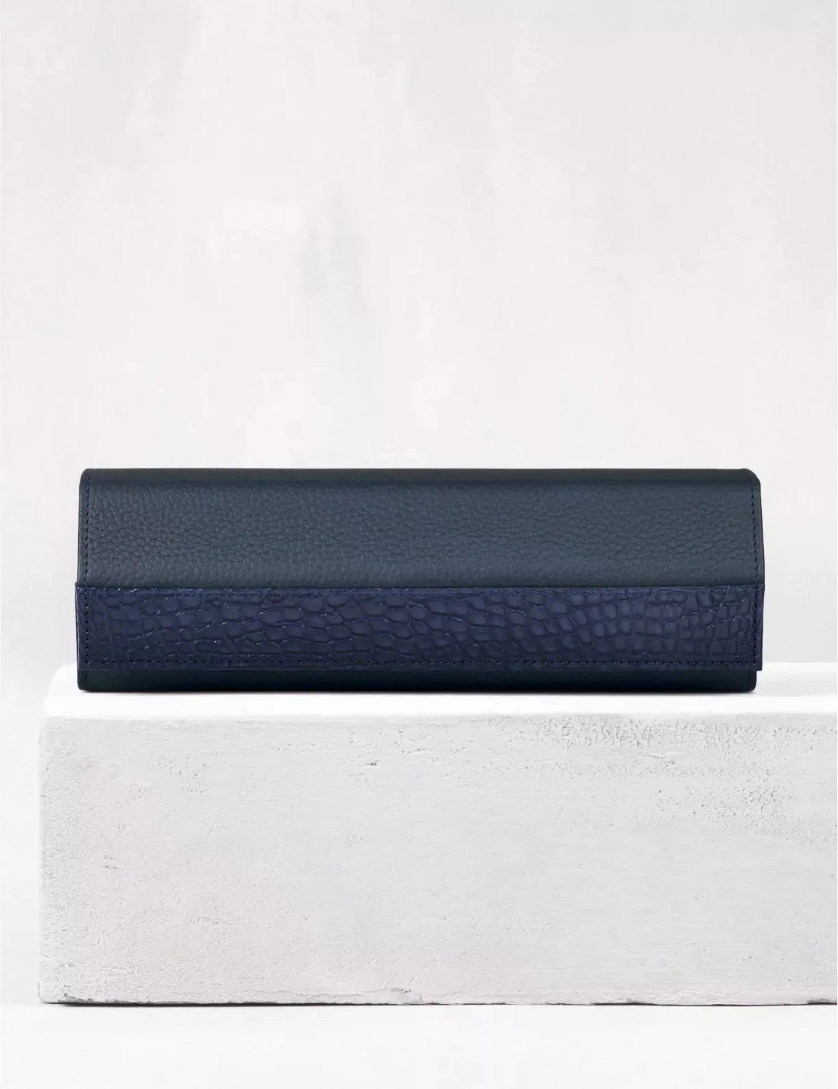 34.33 Triple watch case by Camille Fournet - view 7