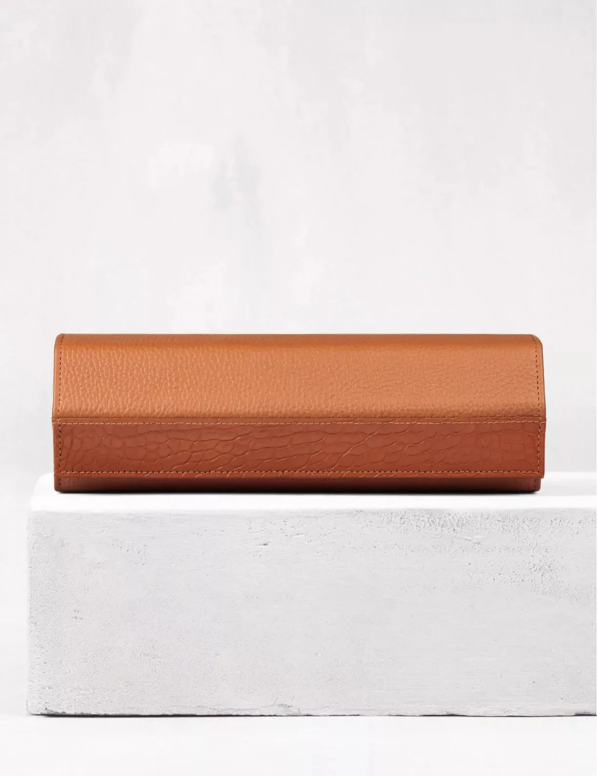 34.33 Triple watch case by Camille Fournet - view 9
