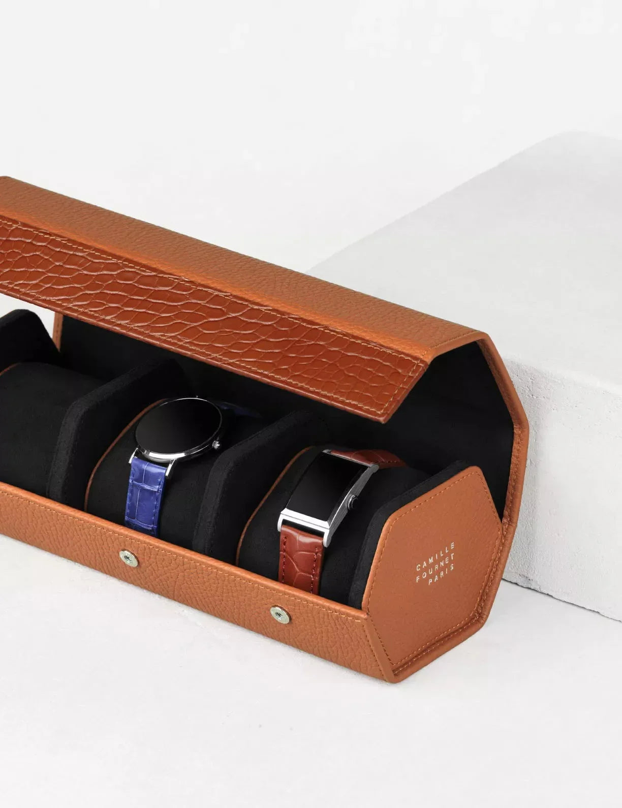34.33 Triple watch case by Camille Fournet - view 11